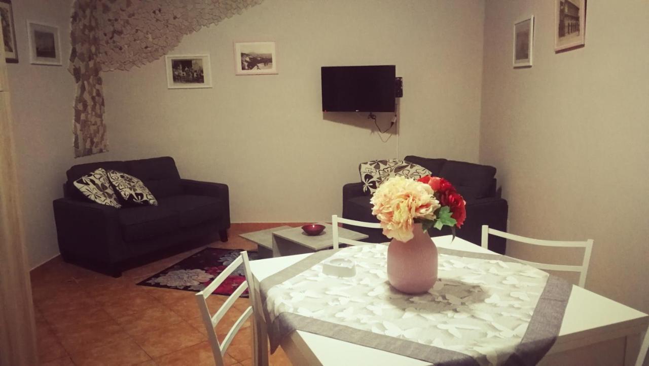 Apartamento Dimora Donna Carmela Nápoles Exterior foto
